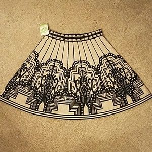 NWT gold and black print skirt sz small